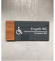 Wooden Serisi Engelli WC Yönlendirme Levhası