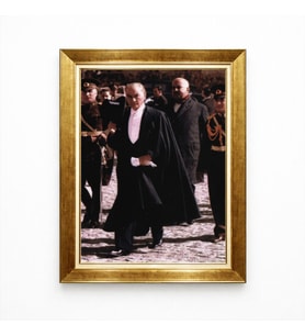 Tablore Atatürk Pelerinli Fraklı Portre Altın Çerçeveli Tablo - Cumhuriyet Şıklığı Duvar Dekoru
