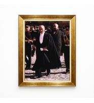 Tablore Atatürk Pelerinli Fraklı Portre Altın Çerçeveli Tablo - Cumhuriyet Şıklığı Duvar Dekoru