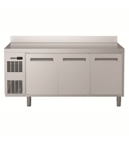 Electrolux Professional EJ3K3AAA Tezgah Tipi Derin Dondurucu, 3 Kapılı, -22°c/-15°c, Aısı 304 (r290), Sırtlı ,713931