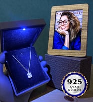Fotoğraflı ve Premium Işıklı Kutusunda 925 Ayar Gümüş Baget Kolye