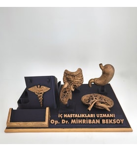 Kişiye Özel Masaüstü İsimlik ve Kartvizitlik İç Hastalıkları Doktoru, Dahiliye Doktoru, Evlilik Yıl dönümü hediyesi, Ofis Hediye, Doğum Günü Hediyesi, Kişiye Özel İsimlik, Masa İsimliği, Yeni İş Hediyesi