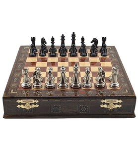 GiftHome Premium Black Metal Klasik Satranç Takımı ve El İmali Masif Ahşap Sandıklı (Gül) Tahtası (38X38X6 cm.)
