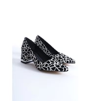 Chiara Sivri Burun Zebra 5 cm Topuklu Kadın Siyah Beyaz Ayakkabı (Çok Renkli)