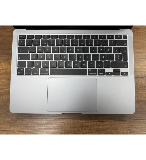 Apple MacBook Air M1 8GB 256GB 13” Dizüstü Bilgisayar (İKİNCİ EL)