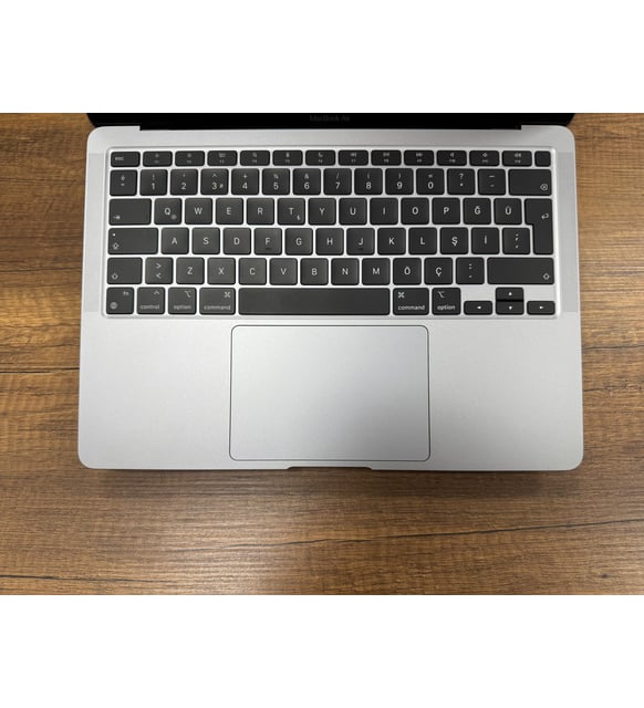 Apple MacBook Air M1 8GB 256GB 13” Dizüstü Bilgisayar (İKİNCİ EL)