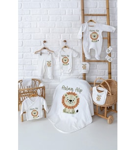 Pia Baby Premium Lüks 10’lu İsim Baskılı Yenidoğan Erkek Bebek Hediyesi Set 5011-01 (Krem)