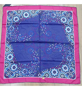 Mandala Desen Black Seri Twill Eşarp Eşarp Askısı ile Birlikte 90x90 cm Kırmızı 