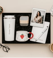 Kişiye Özel Fotoğraflı Çerçeve,Defter,Kalem,Çilek Fincan,Bluetooth Hoparlör Ve Termos Hediye Seti (Beyaz)