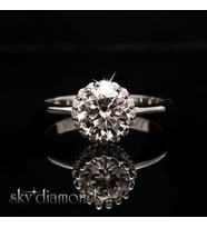 Sky Diamond Etrafı Pırıltılı Taşlarla Süslenmiş 1.25ct Tek Taş