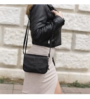 VOLK SİYAH HAKİKİ DERİ EL İŞİ KADIN OMUZ ÇANTASI EN:20 BOY:13 V-B-CN-S-061