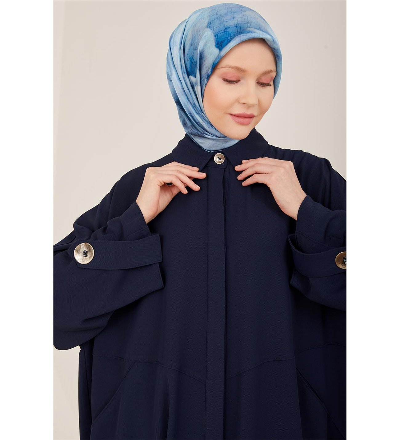 armine-oversize-apoletli-kap-