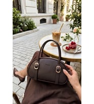 Tokalı Oval Kesim Trend Model Kadın El ve Omuz Askılı Çapraz Çanta