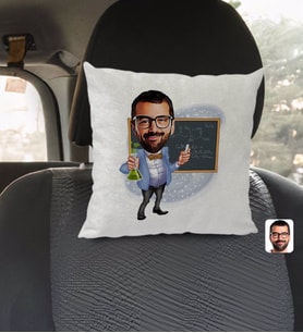 BK Gift Kişiye Özel Erkek Kimya Öğretmeni Karikatürlü Kare Araç Koltuk Yastığı-1