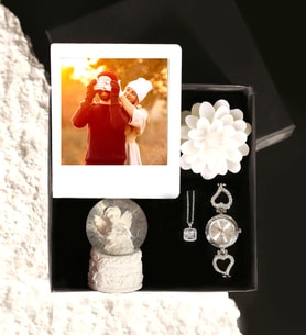 Kişiye Özel İnstagram Çerçeve & Baget Taşlı Kolye & Taşlı Çelik Bileklik & Spectrum Metal Kordon Kadın Kol Saati  & Mini Kar Küresi & Dekoratif Mum Hediye Seti