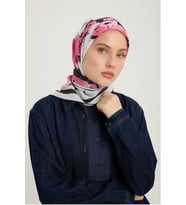 Schaless Özgür Fırçalar - Nar Çiçeği - Vierra Desenli Viskon Eşarp - 90x90 Cm (Açık Pembe)