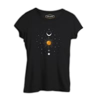 Güneş Ay ve Yıldızlar Siyah Kadın Tshirt