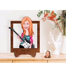 BK Gift Kişiye Özel Kadın Gitarist Karikatürlü Ahşap Standlı 3D Biblo-1 (Beyaz)
