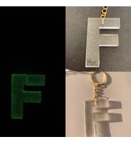 F Harfi Fosforlu Neon Yeşil Renk Parlak Simli Gold Aksesuarlı Anahtarlık El Yapımı Epoksi Hediyelik