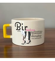 Bir Kadına Doğru Ayakkabıları Verirseniz Baskılı Kadınlar Günü Sarı Kulplu C Fincan