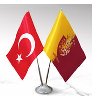 Aslanlar taraftarları İkili masa bayrağı, kişiye özel isim baskılı