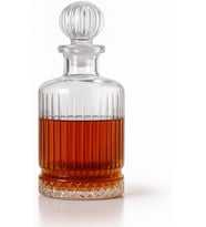1.5 Litre Çizgili Desenli Cam Sürahi Karaf – Kapaklı, 25 cm, Şık ve Dayanıklı, Su ve Meyve Suyu Şişesi