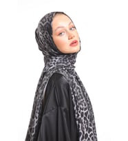 Leopar Desen Modal Seri Şal Eşarp Askısı İle Birlikte 75x200 Siyah Gri-75x200