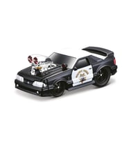 Muscle Machines 06 - 1993 Ford Mustang SVT Cobra Model Araba 1/64