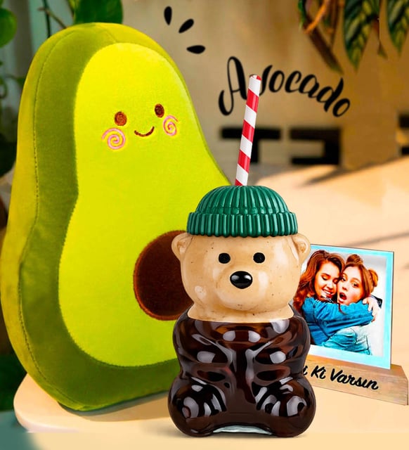 Kişiye Özel Fotoğraflı Avakado Yastık & Bearista Şapkalı Ayıcık Pipetli Bardak