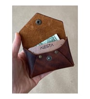 ALESTA LEATHER İsme Özel El Yapımı Hakiki Deri Unisex Minimal Kartlık / Bozuk Para Cüzdanı (Koyu Taba)