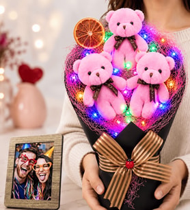 Ahşap Fotoğraf Çerçeveli Renkli LED Işıklı Büyük Boy Pembe Peluş Ayıcık Buketi