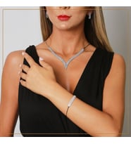 SET TAKIMI TAŞLI BEYAZ ALTIN