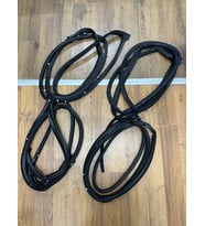 Toyota Corolla AE111 Kapıya Gelen Fitil 4 Kapı Set 1998-2001