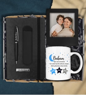 Babalar Günü Kişiye Defter&Kişiye Özel Kupa&Kişiye Özel Deri Kılıflı Kalem&Siyah Fotoğraflı Çerçeve Hediye Seti