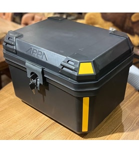 MOTOYEL MOTOSİKLET ARKA ÇANTA SERT PLASTİK 90LT