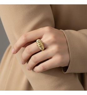 STİL İNCİSİ/XUPING JEWELRY ŞERİT DETAYLI YÜZÜK (Altın)