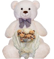 Sevimli 90 cm Peluş Ayı ile Giysili Yumoş Peluş Ayıcık Buketi, Sevgiliye- Sevdiklerinize; Doğum Günü, Yıldönümü, Özel Gün (Beyaz)