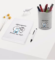 BK Gift Gözüme Toz Kaçtı Tasarımlı Beyaz Defter Kalem ve Kalemlik Hediye Seti - Model 1
