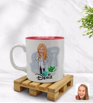 BK Gift Kişiye Özel Kadın Eczacı Karikatürlü İçi Kırmızı Renkli Kupa Bardak Model 1