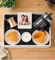 Kadınlara Özel Fotoğraflı Çerçeve Mum French Press Bakır Cezve Fincan Ve Kahve Fincan Seti