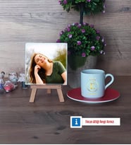 Baş Harf ve İsim Soyisim Fotoğraflı Dekoratif Taş, Ahşap Altlıklı Türk Kahvesi Fincanı Hediye (Model 3)