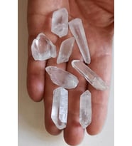 50 Gram Küçük Kristal Kuvars Piramit Uçlar 604