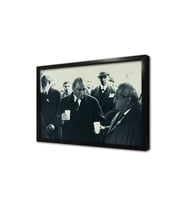 Atatürk Ayran İçerken Çerçeveli Cam Tablo