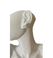 TAŞLI YILAN TASARIM KIKIRDAK TRAGUS HELİX PEARSİNG KÜPE (Silver)
