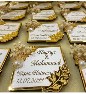 Kişiye Özel Ahşap Üzeri Pleksi Magnet Hatıra (Altın)