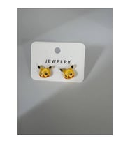 Pikachu Figürlü Küpe – Sevimli, Renkli ve Eğlenceli Tasarım