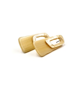 Bej Geometrik Form Gold Küpe - Modern Zarif Tasarım