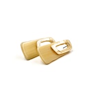 Bej Geometrik Form Gold Küpe - Modern Zarif Tasarım