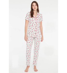 Mod Collection Kadın Çilek Desenli Boydan Patlı Pijama Takımı Gri