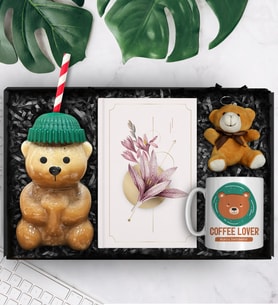 Bearista Şapkalı Pipetli Ayıcık Cam Bardak & Tasarım Kupa & Tasarım Defter & Ayıcık Anahtarlık Hediye Seti (Bej)